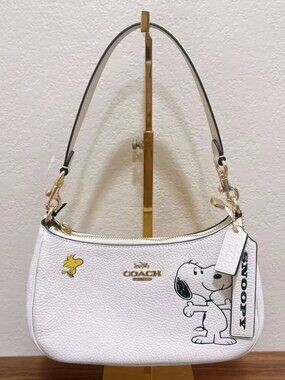 🌈Coach Teri Shoulder Bag In Signature Canvas With Snoopy
